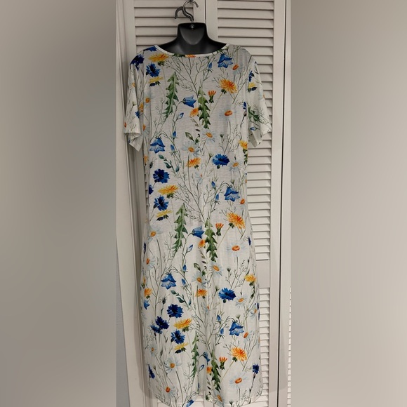 White dress with bright floral pattern -Maxi dress 2XL - Picture 13 of 13
